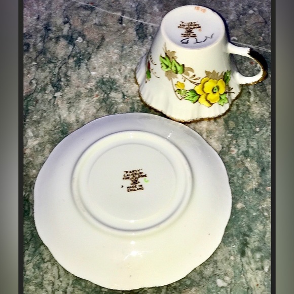 Vintage Salisbury PANSY Gold Trim Floral Teacup and Saucer Set - Picture 5 of 10